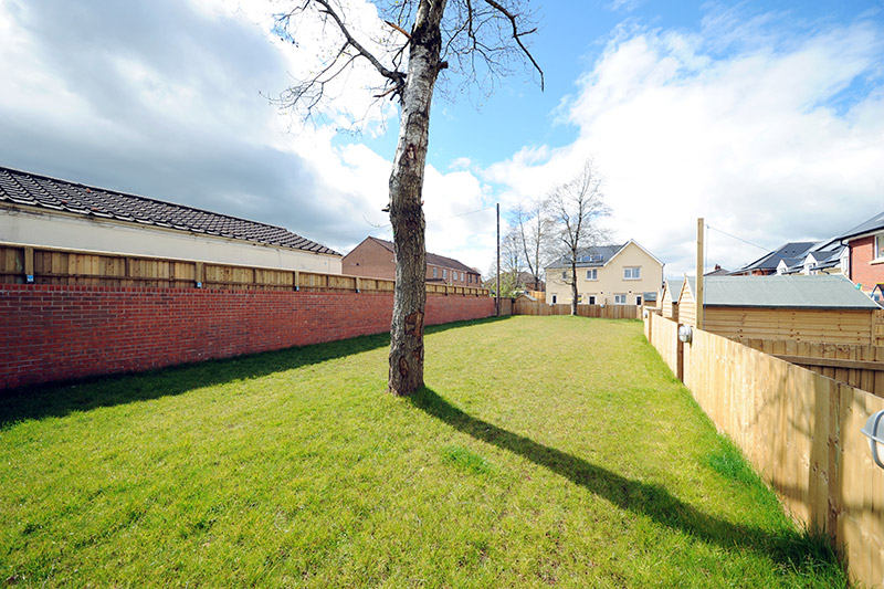 Beach Road3 garden6